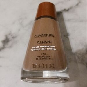 Covergirl Clean Liquid Foundation 170 Deep Golden